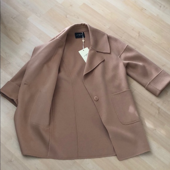 Wool coat - Picture 8 of 9